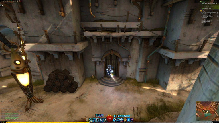 Wir folgen bis zur Türe.